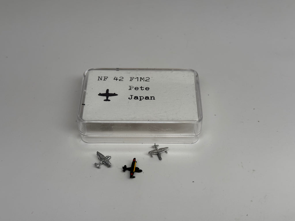 NF 42 F1M2 Pete 2x unpainted 1x painted (used)