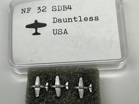 NF 32 SBD 4 Dauntless x3 unpainted