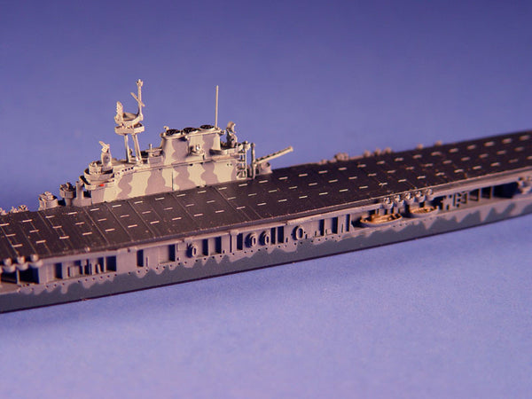 NE 1313T Hornet (camouflage)